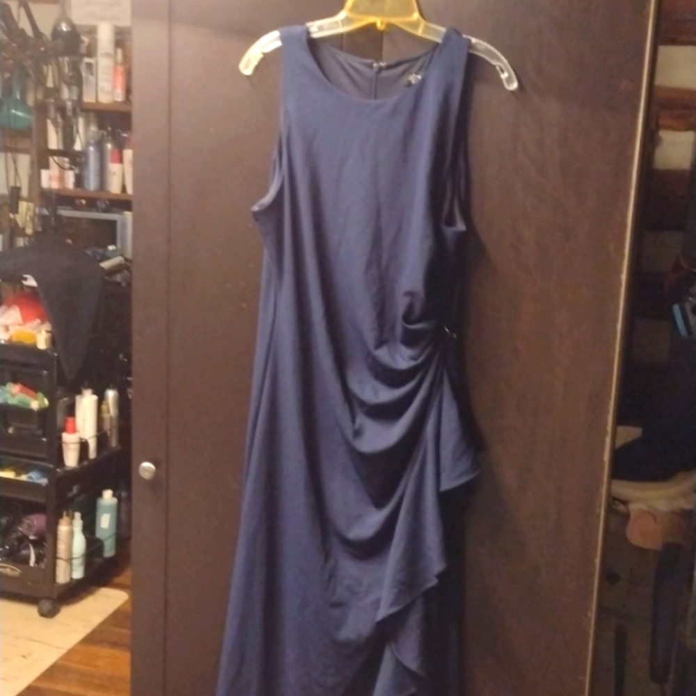 NEW-Ladies Sz: 16 Navy Sleeveless Formal Long Evening Dress By ALEX EVENINGS